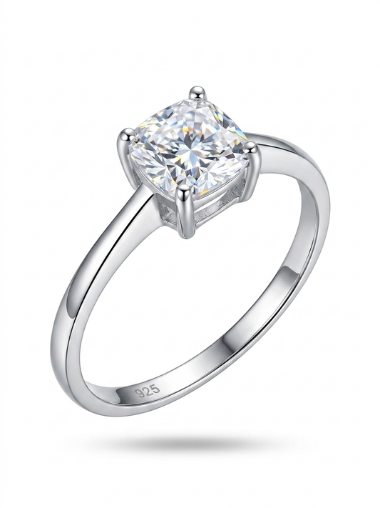 Solitaire Cushion-Cut
925 Sterling Silver