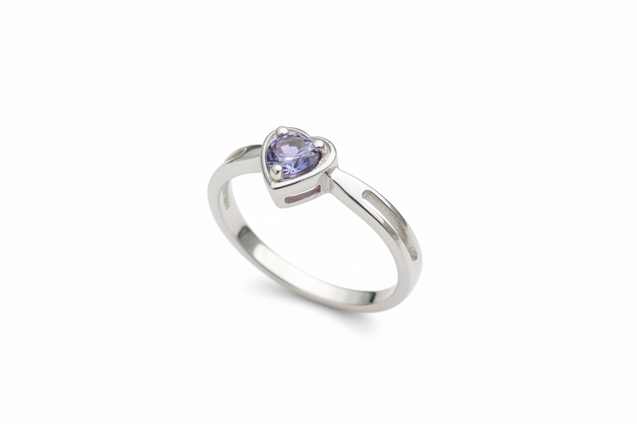 925 Sterling Silver ring with purple heart shape Cubic Zirconia stone