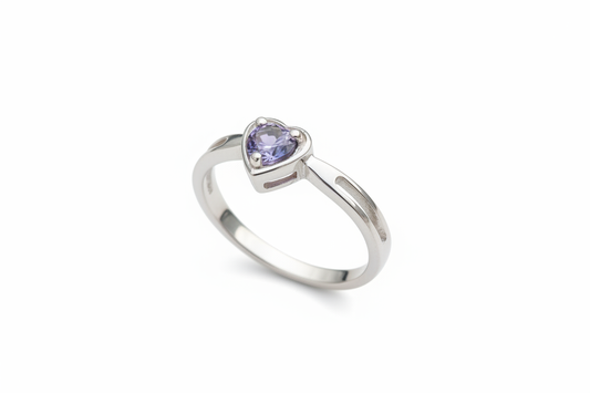 925 Sterling Silver ring with purple heart shape Cubic Zirconia stone