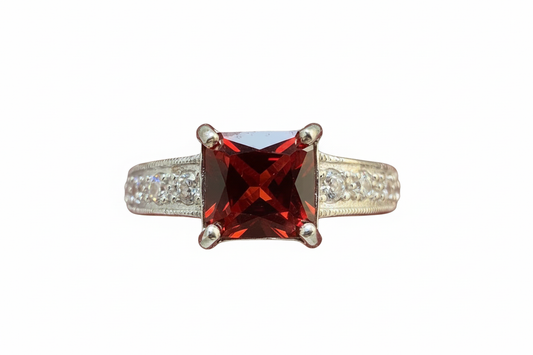 925 Sterling Silver 4 claw red Cubic Zirconia stone ring