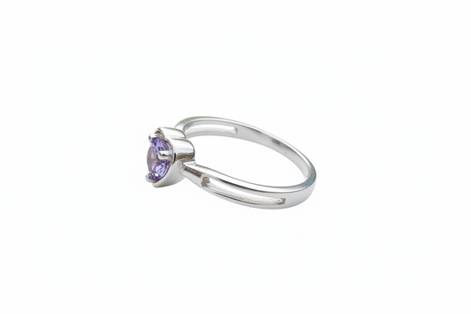 925 Sterling Silver ring with purple heart shape Cubic Zirconia stone