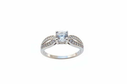 925 Sterling Silver Infinity 4 Claw Cubic Ring with Cubic Zirconia Stones