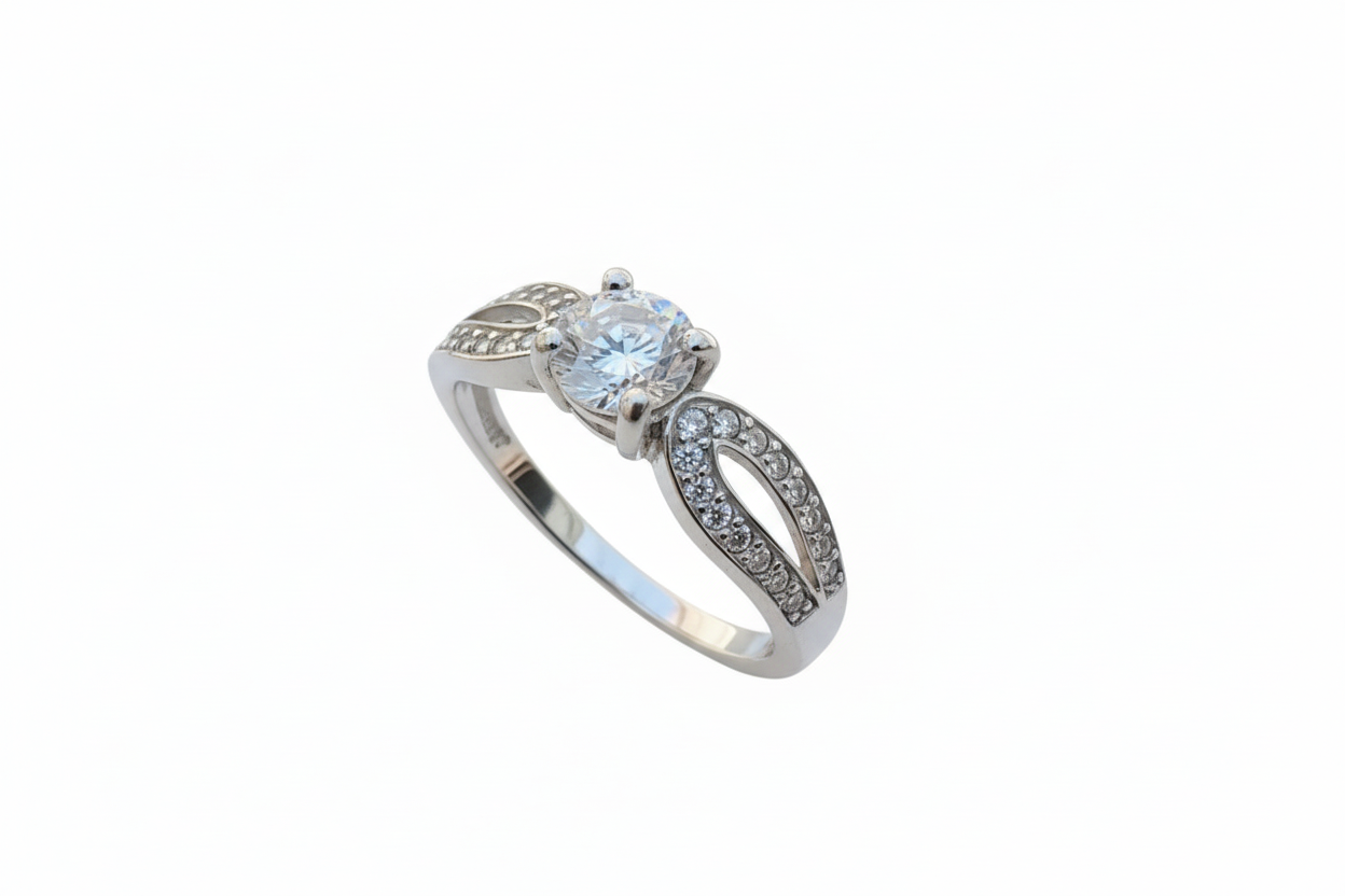 925 Sterling Silver Infinity 4 Claw Cubic Ring with Cubic Zirconia Stones